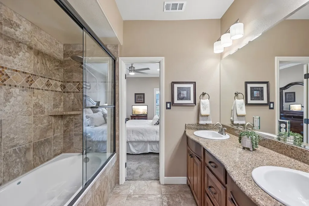 401 E Pearl Street Granbury TX 76048