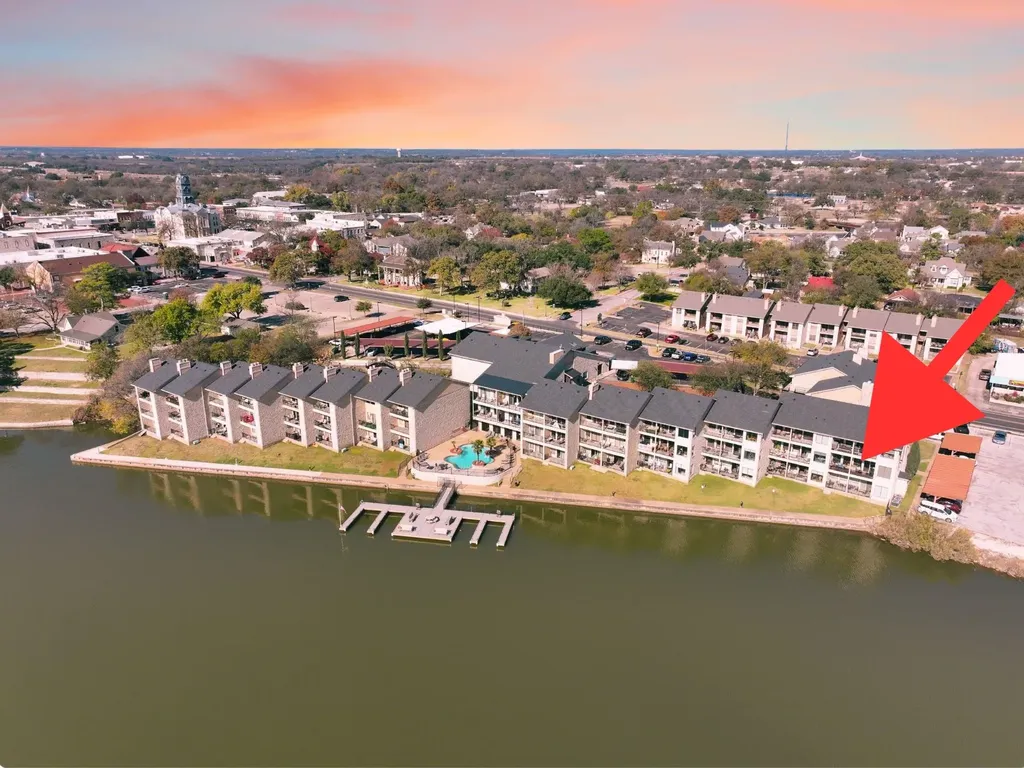 401 E Pearl Street Granbury TX 76048