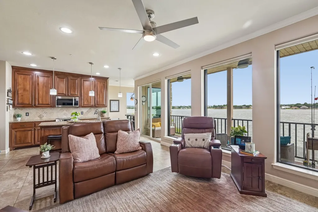 401 E Pearl Street Granbury TX 76048
