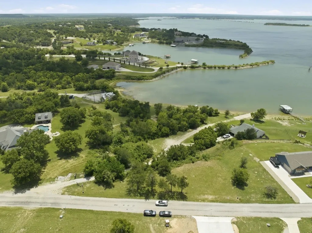 000 Twin Hills Road Lake Bridgeport TX 76426