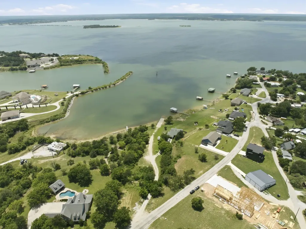 000 Twin Hills Road Lake Bridgeport TX 76426