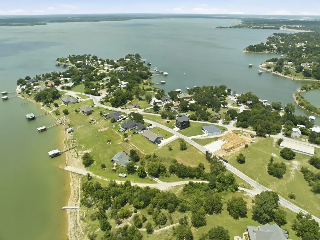 000 Twin Hills Road Lake Bridgeport TX 76426