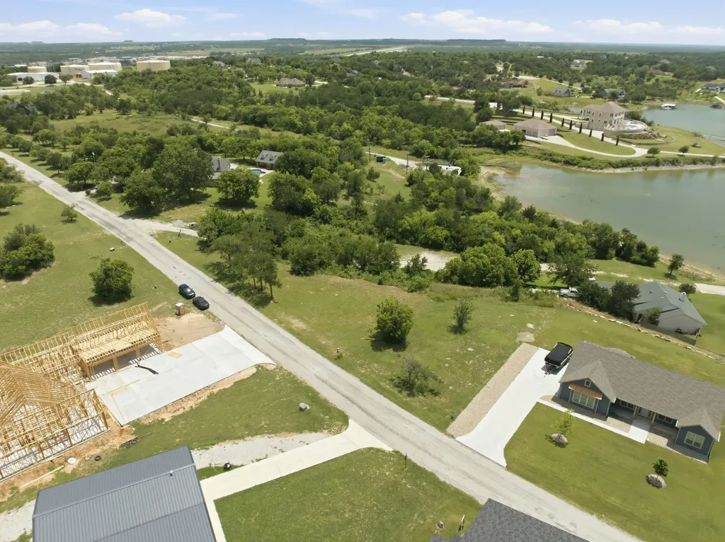 000 Twin Hills Road Lake Bridgeport TX 76426