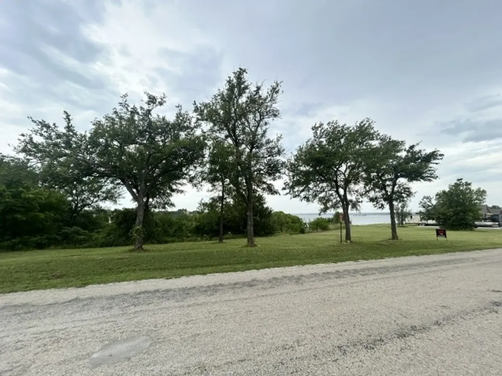 000 Twin Hills Road Lake Bridgeport TX 76426