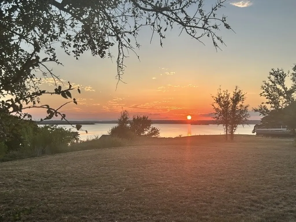 000 Twin Hills Road Lake Bridgeport TX 76426