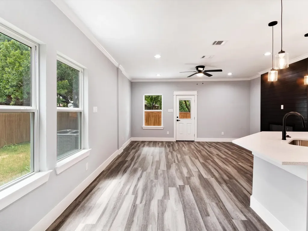 6221 Post Oak Terrace Fort Worth TX 76112