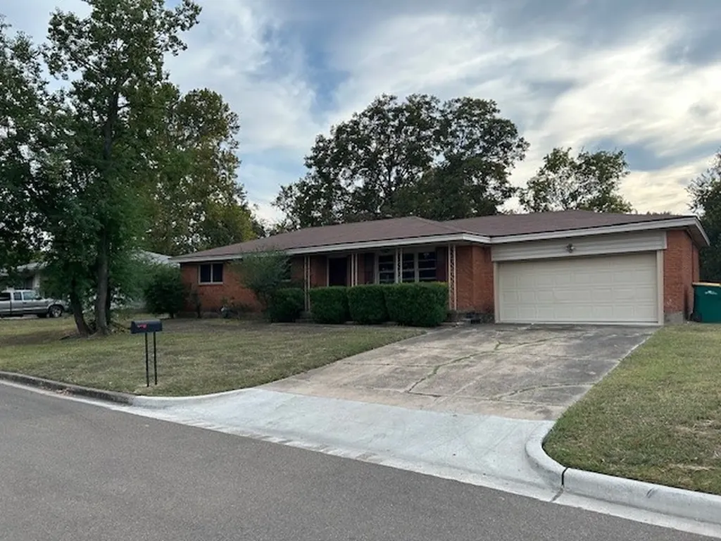 104 N Emberwood Drive Robinson TX 76706
