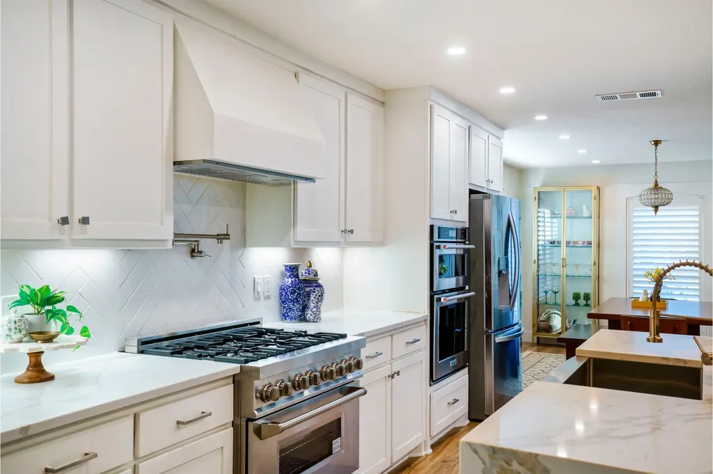 7246 Arbor Oaks Drive Dallas TX 75248