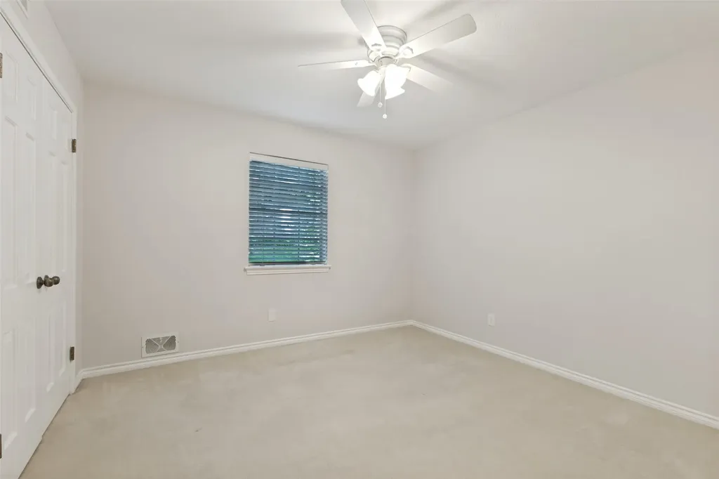 10812 Lochspring Drive Dallas TX 75218