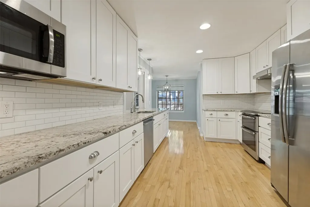 10812 Lochspring Drive Dallas TX 75218