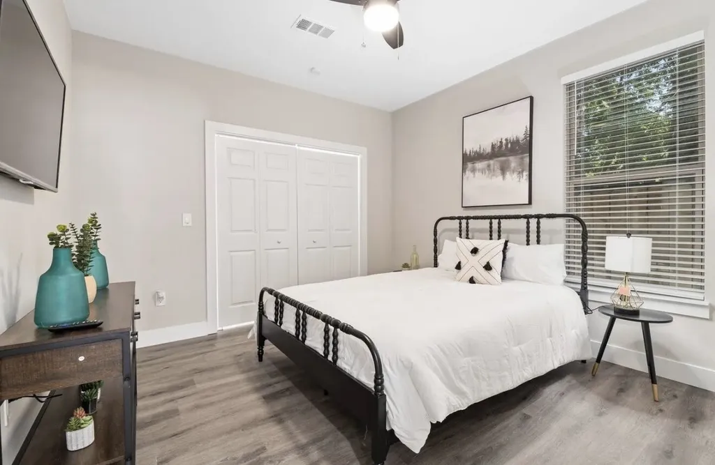2021 Leath Street Dallas TX 75212