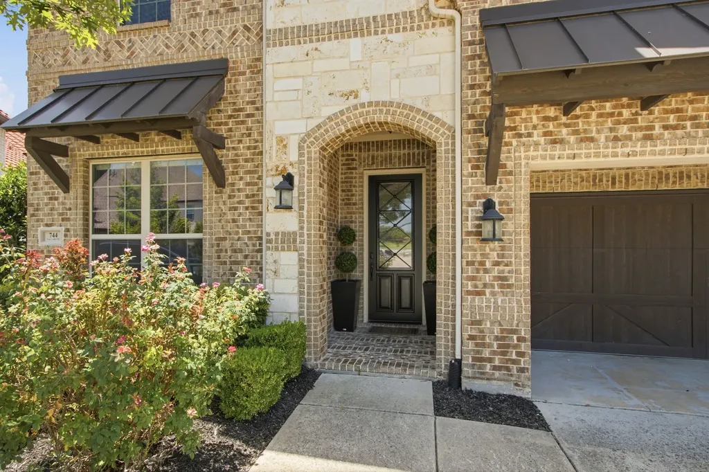 744 E Lake Drive Coppell TX 75019