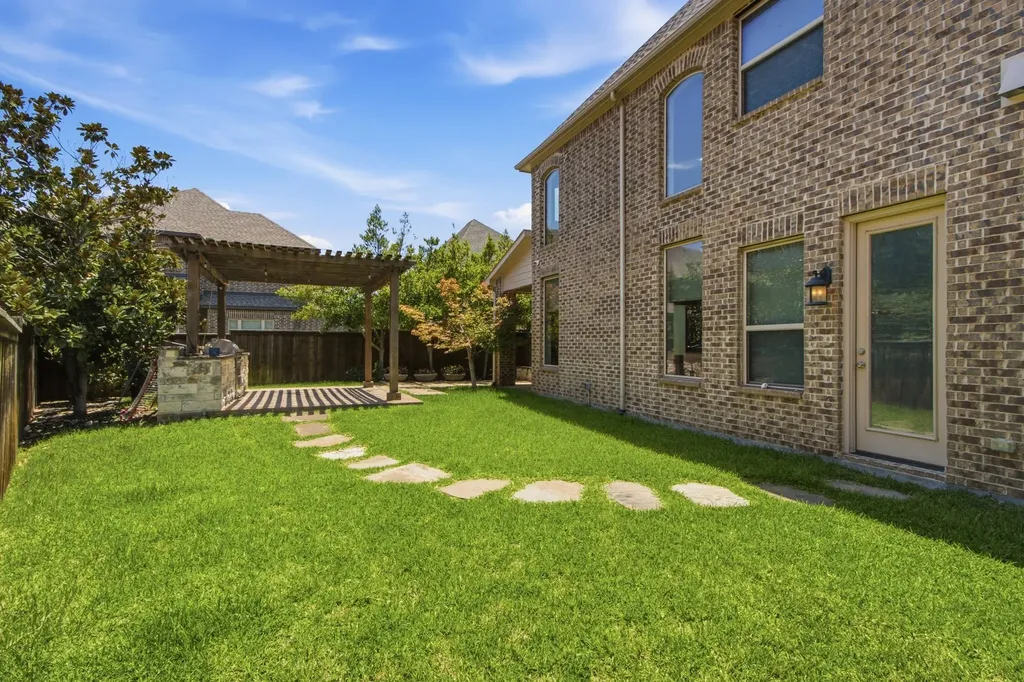 744 E Lake Drive Coppell TX 75019