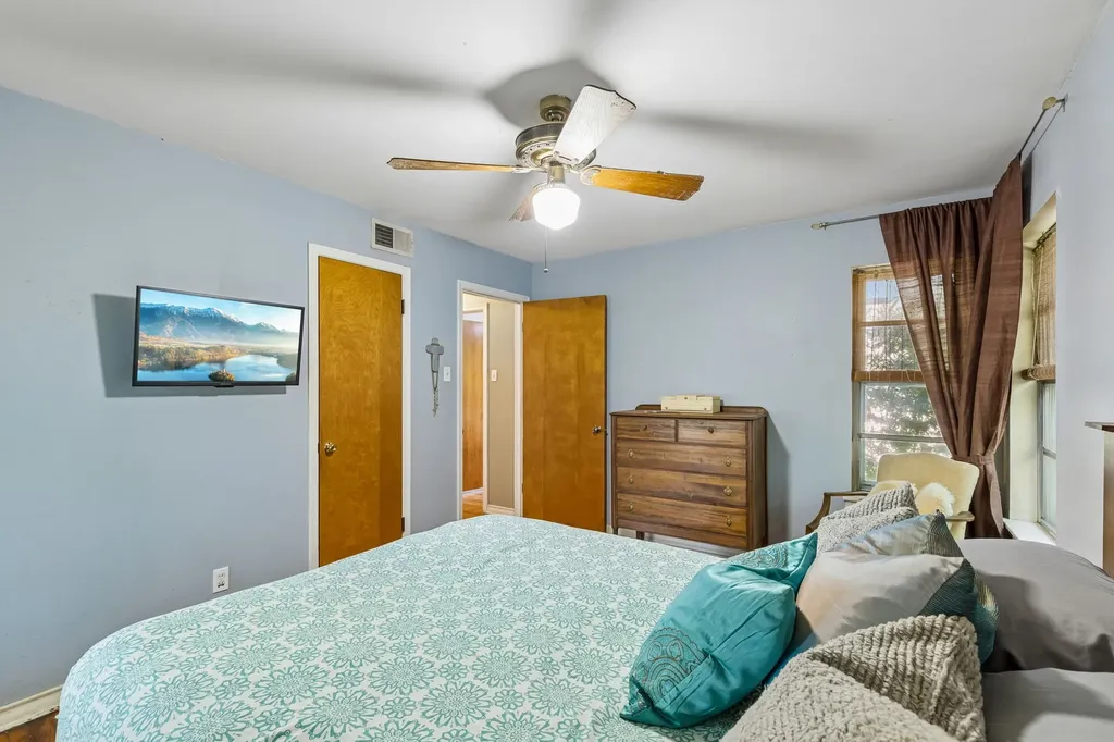 8031 Fall River Drive Dallas TX 75228