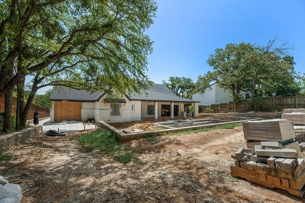 7 Horseshoe Drive Highland Village TX 75077