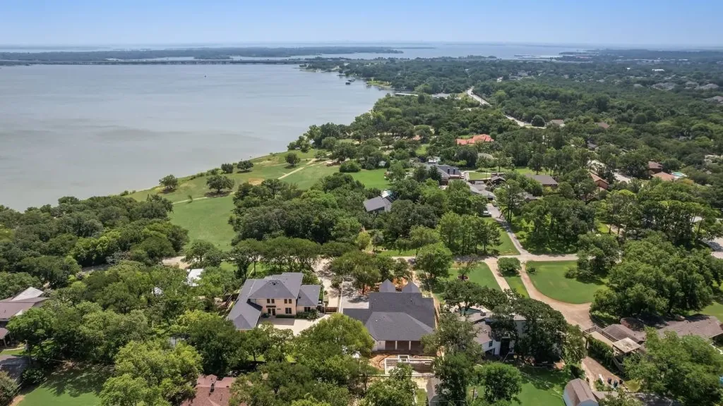 7 Horseshoe Drive Highland Village TX 75077