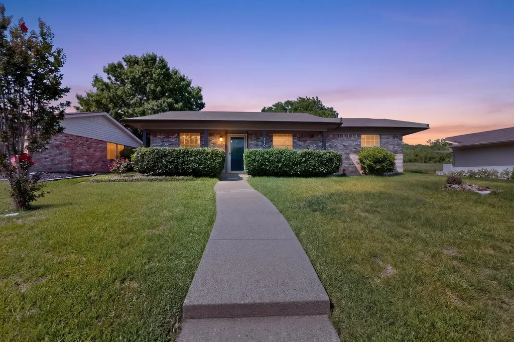 2709 Laramie Street Irving TX 75062
