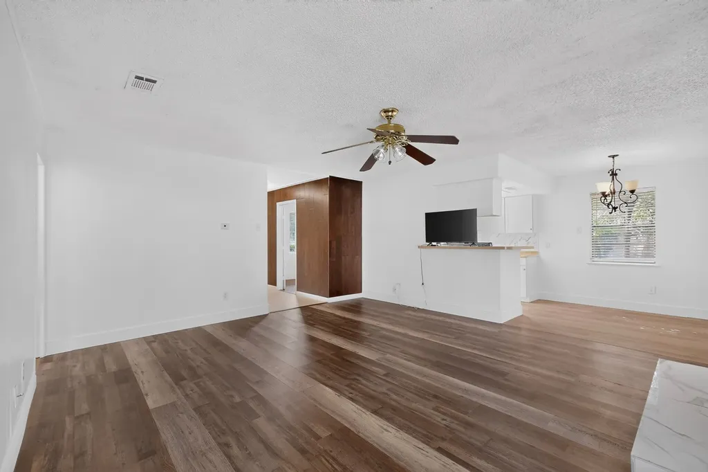 2709 Laramie Street Irving TX 75062