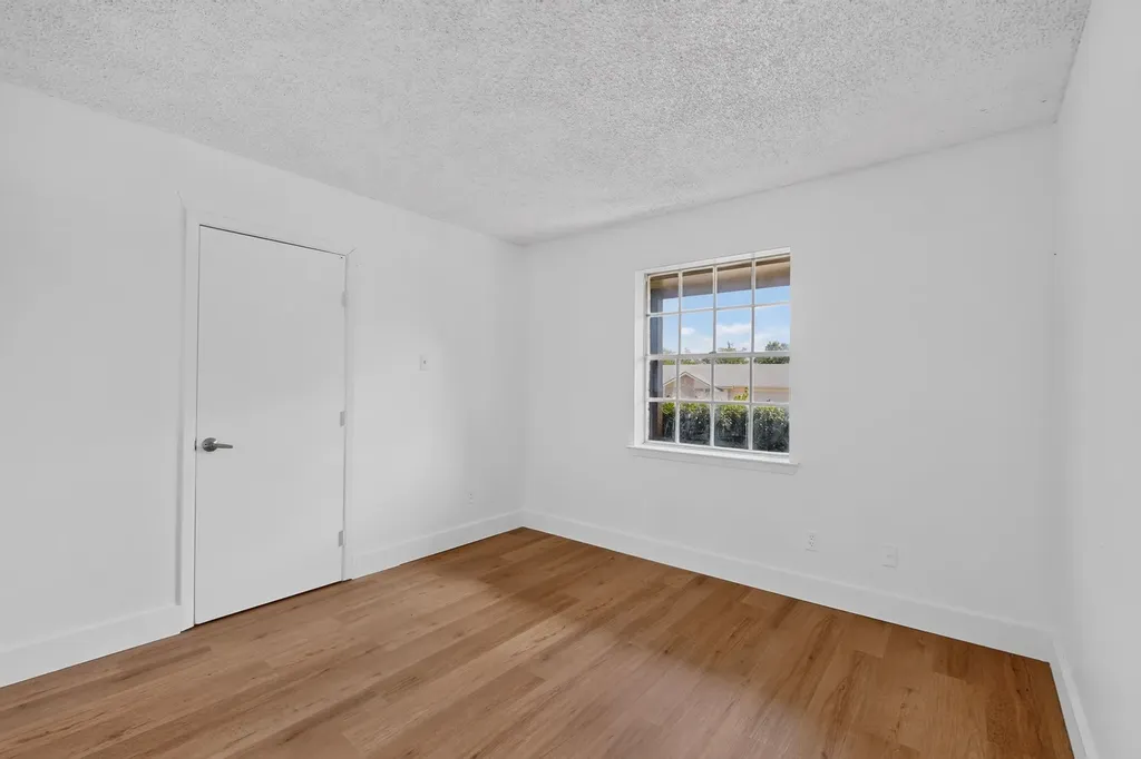 2709 Laramie Street Irving TX 75062