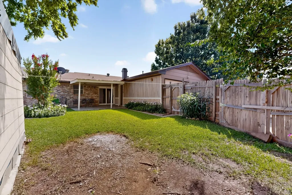 2709 Laramie Street Irving TX 75062