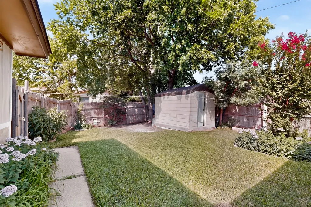 2709 Laramie Street Irving TX 75062