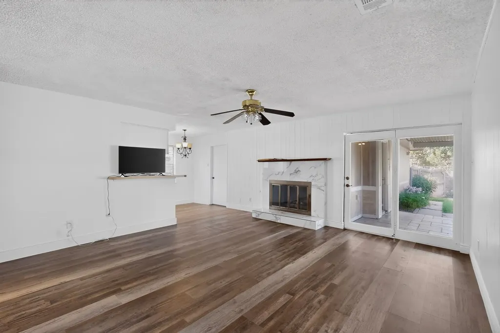 2709 Laramie Street Irving TX 75062