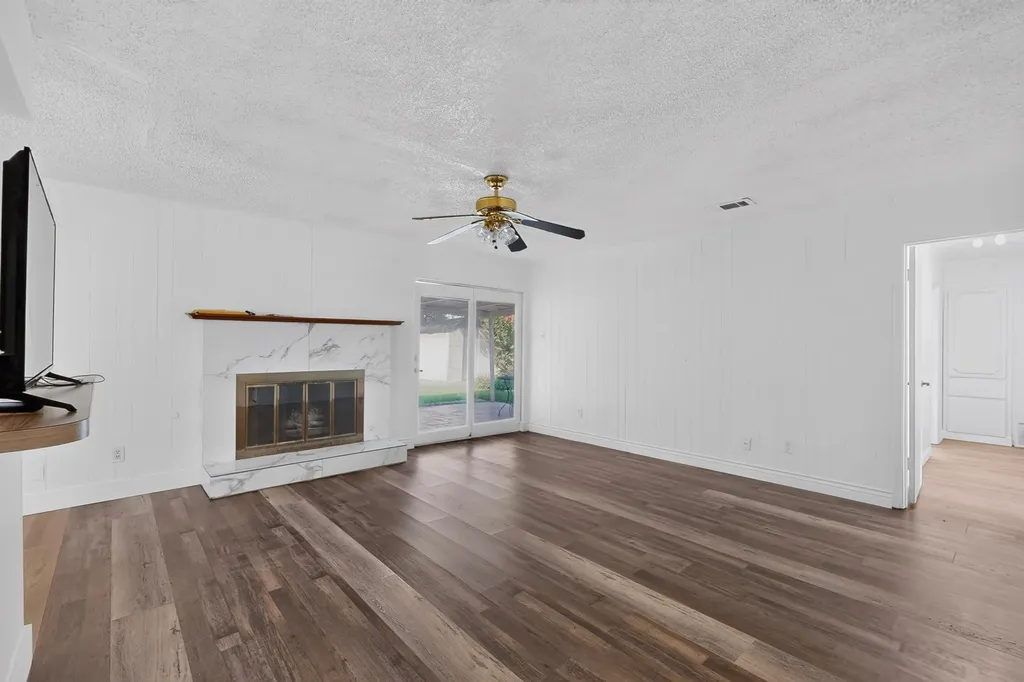 2709 Laramie Street Irving TX 75062