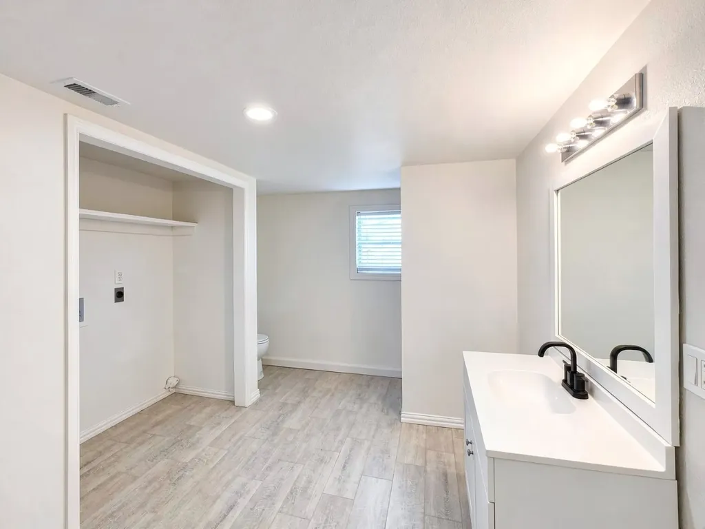 1414 N Binkley Avenue Sherman TX 75092