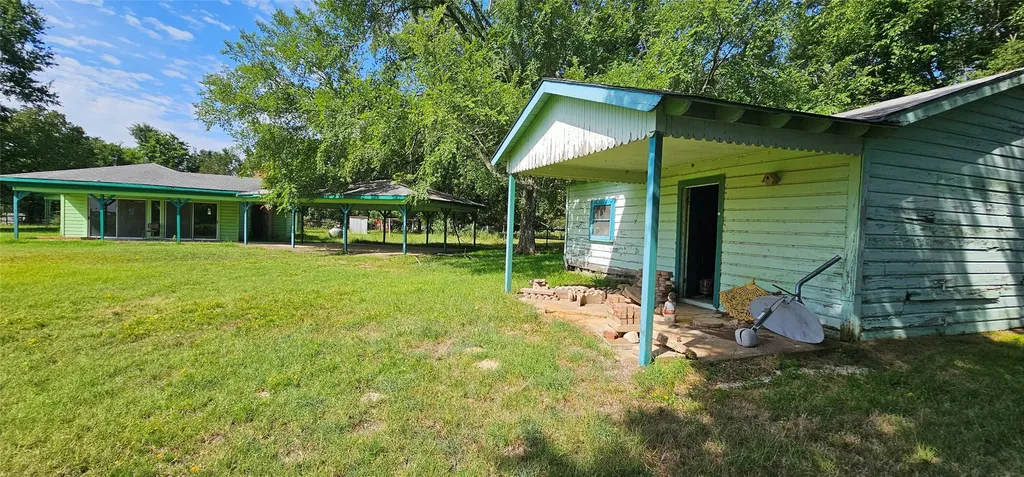 2473 Vz County Road 1806 Grand Saline TX 75140