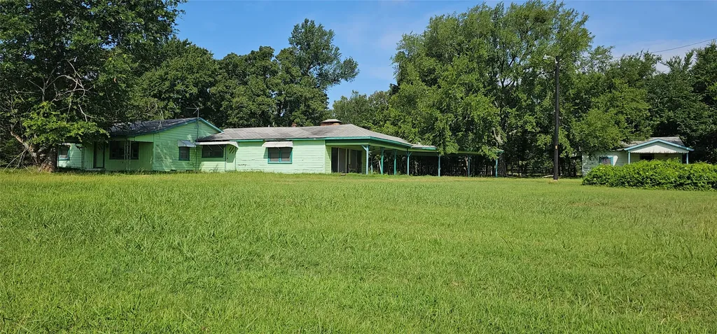 2473 Vz County Road 1806 Grand Saline TX 75140