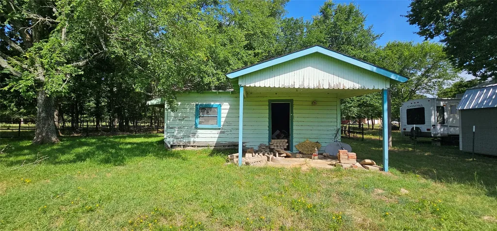 2473 Vz County Road 1806 Grand Saline TX 75140