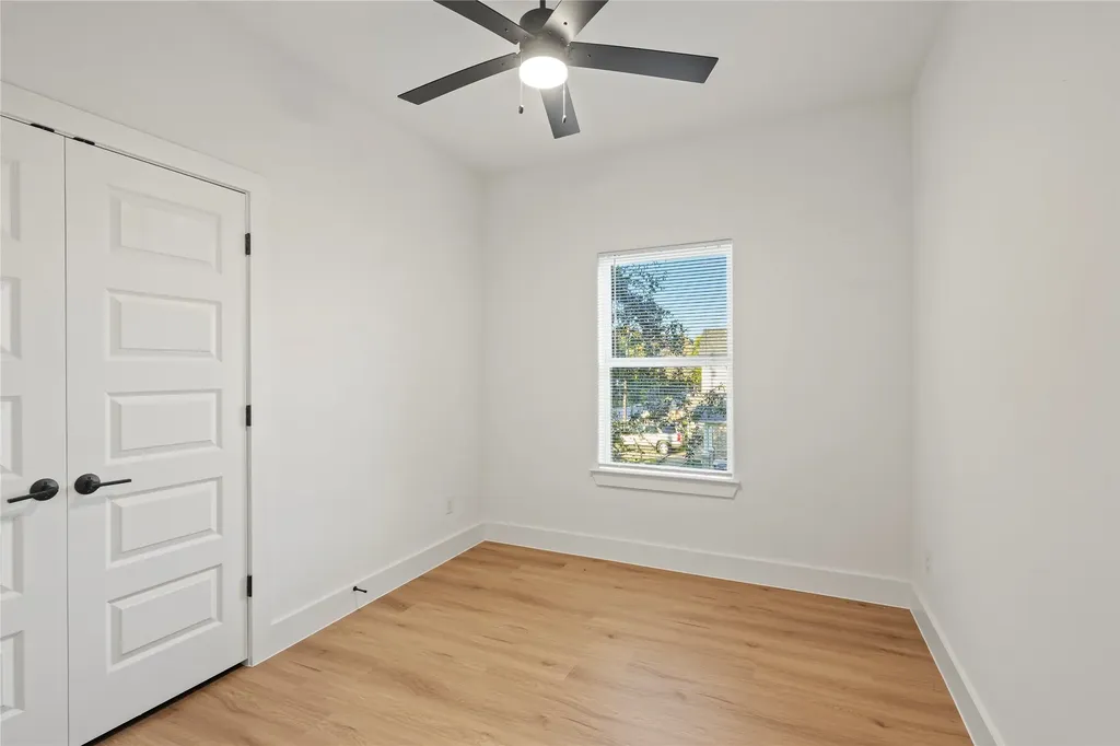 2210 Bethurum Dallas TX 75215