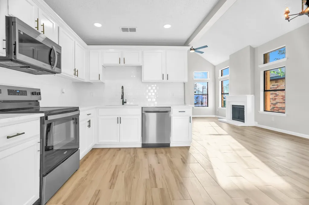 613 Laurel Street Cedar Hill TX 75104