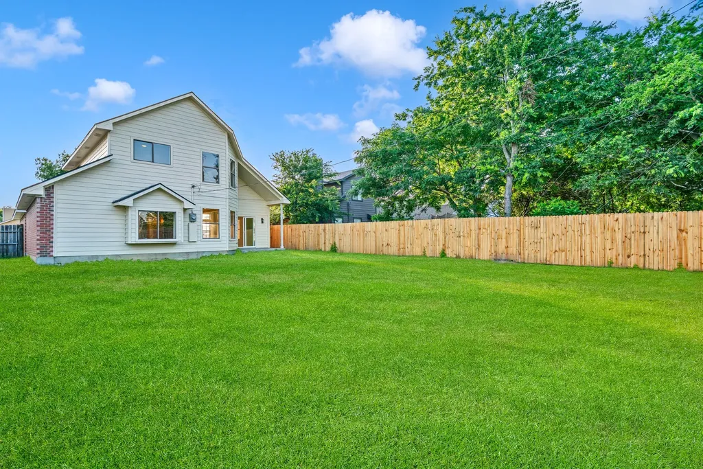 613 Laurel Street Cedar Hill TX 75104