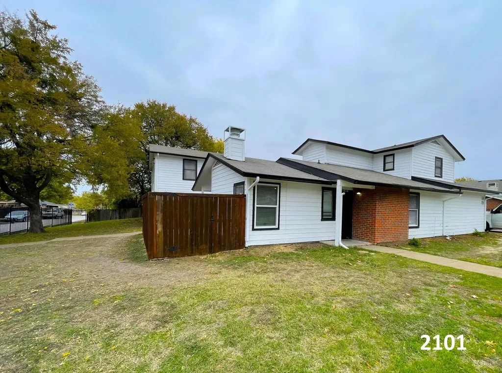 2101 Knoll Crest Drive Arlington TX 76014