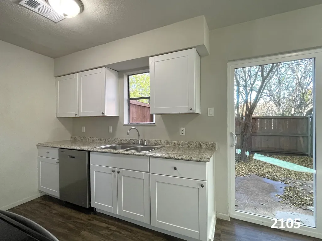 2101 Knoll Crest Drive Arlington TX 76014