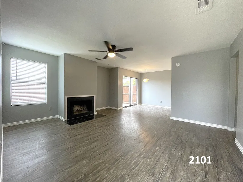 2101 Knoll Crest Drive Arlington TX 76014