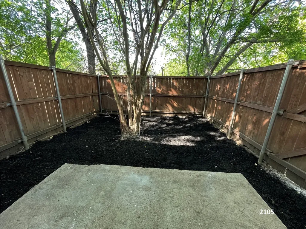 2101 Knoll Crest Drive Arlington TX 76014