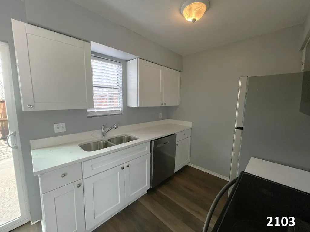 2101 Knoll Crest Drive Arlington TX 76014