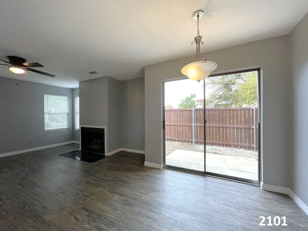 2101 Knoll Crest Drive Arlington TX 76014