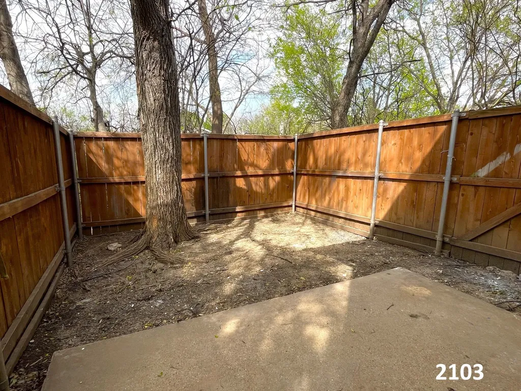2101 Knoll Crest Drive Arlington TX 76014