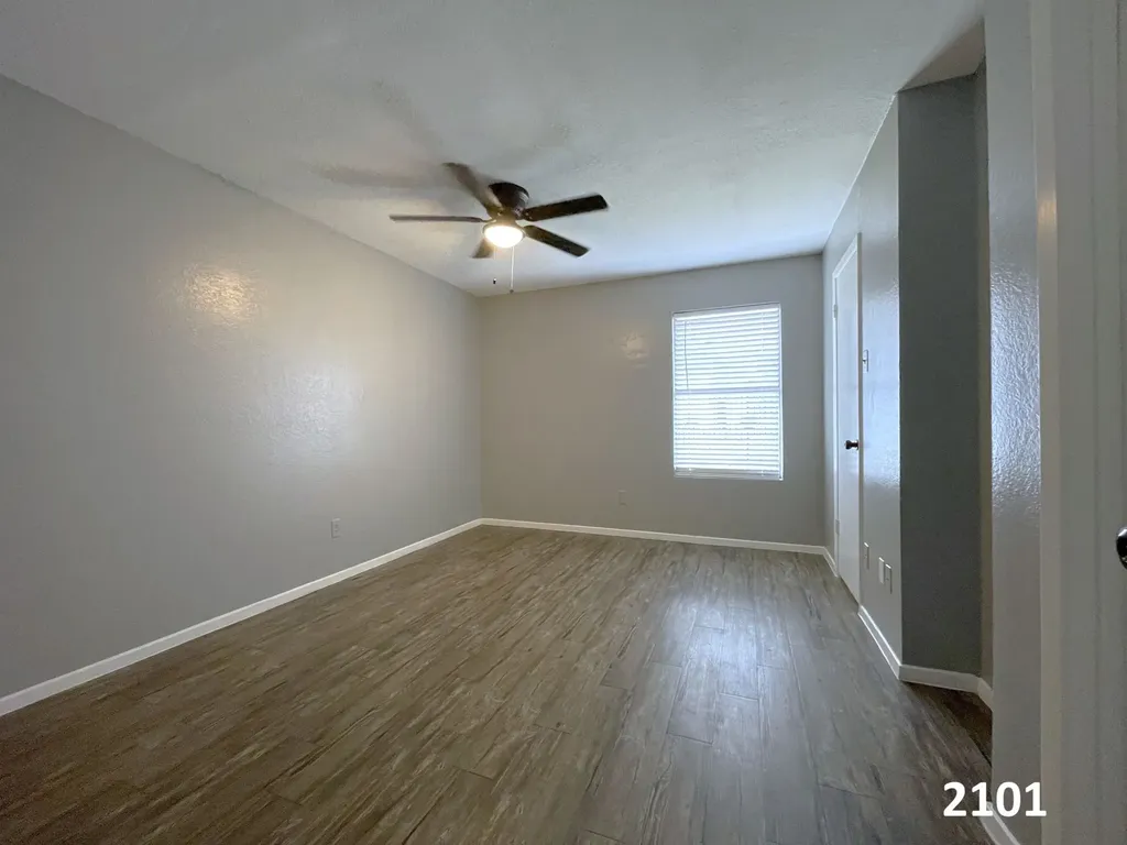 2101 Knoll Crest Drive Arlington TX 76014