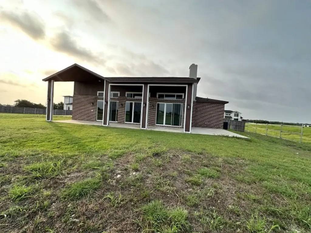 487 Whispering Way Red Oak TX 75154