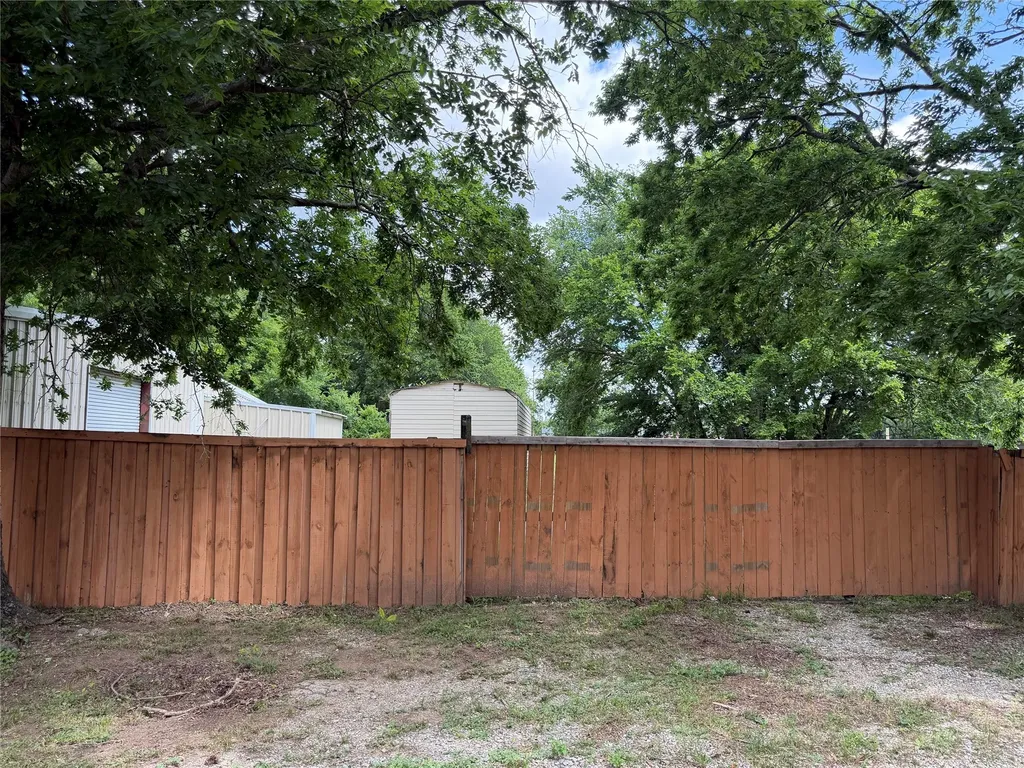 315 S Broadway Street Bells TX 75414