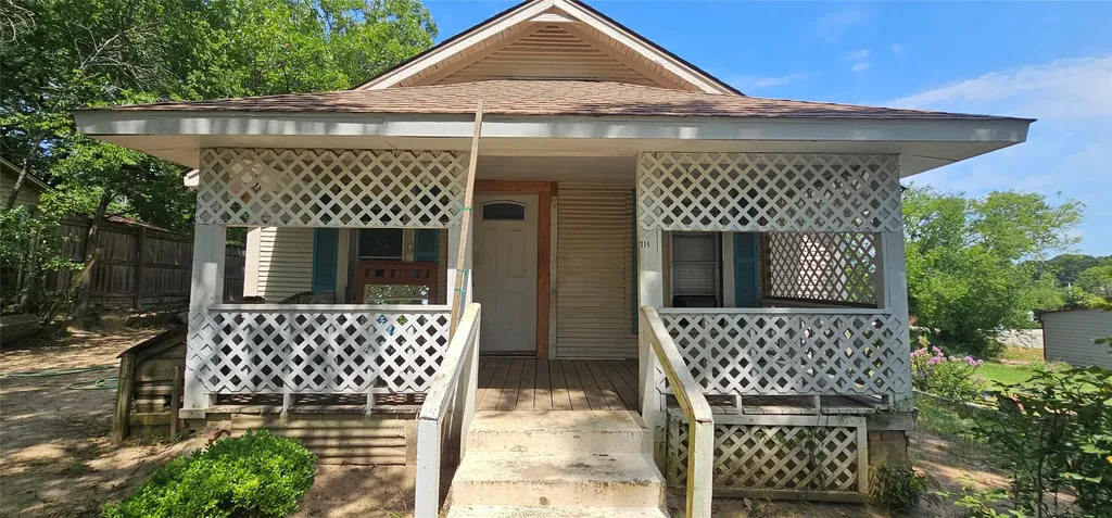 314 N Green Street Grand Saline TX 75140