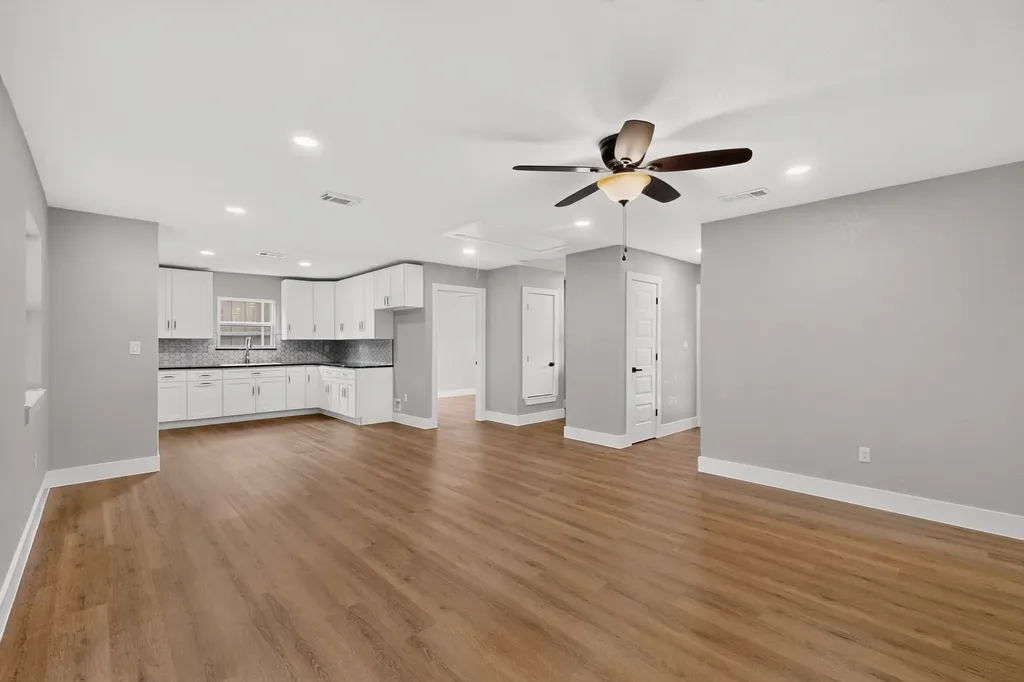 4819 Navajo Trail Balch Springs TX 75180