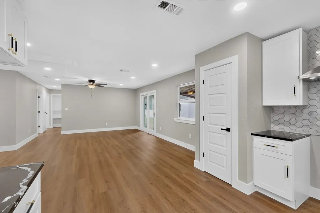 4819 Navajo Trail Balch Springs TX 75180