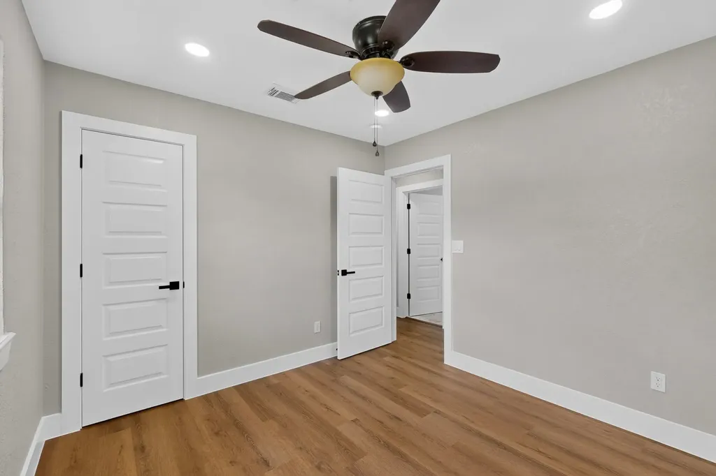 4819 Navajo Trail Balch Springs TX 75180