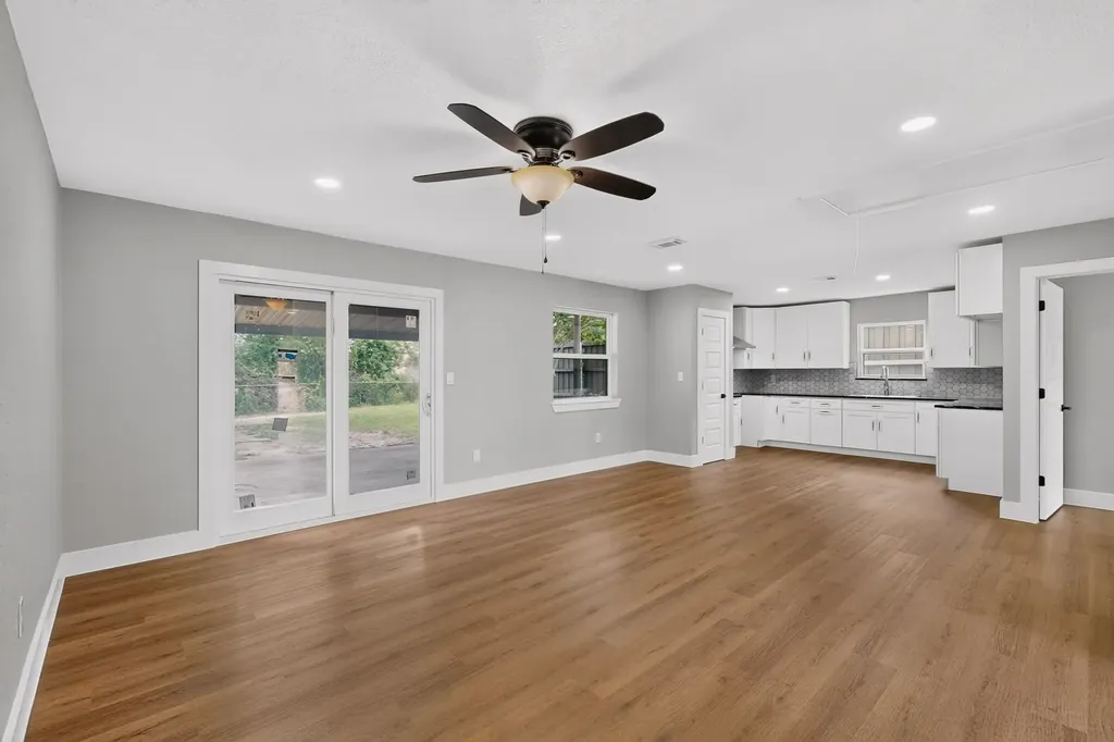 4819 Navajo Trail Balch Springs TX 75180