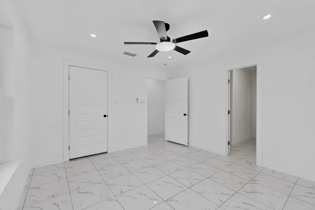 2821 Mccarley Drive Commerce TX 75428